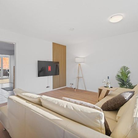 Goldcream Suites - Modern - Netflix - Free Parking Гюнцбург Экстерьер фото