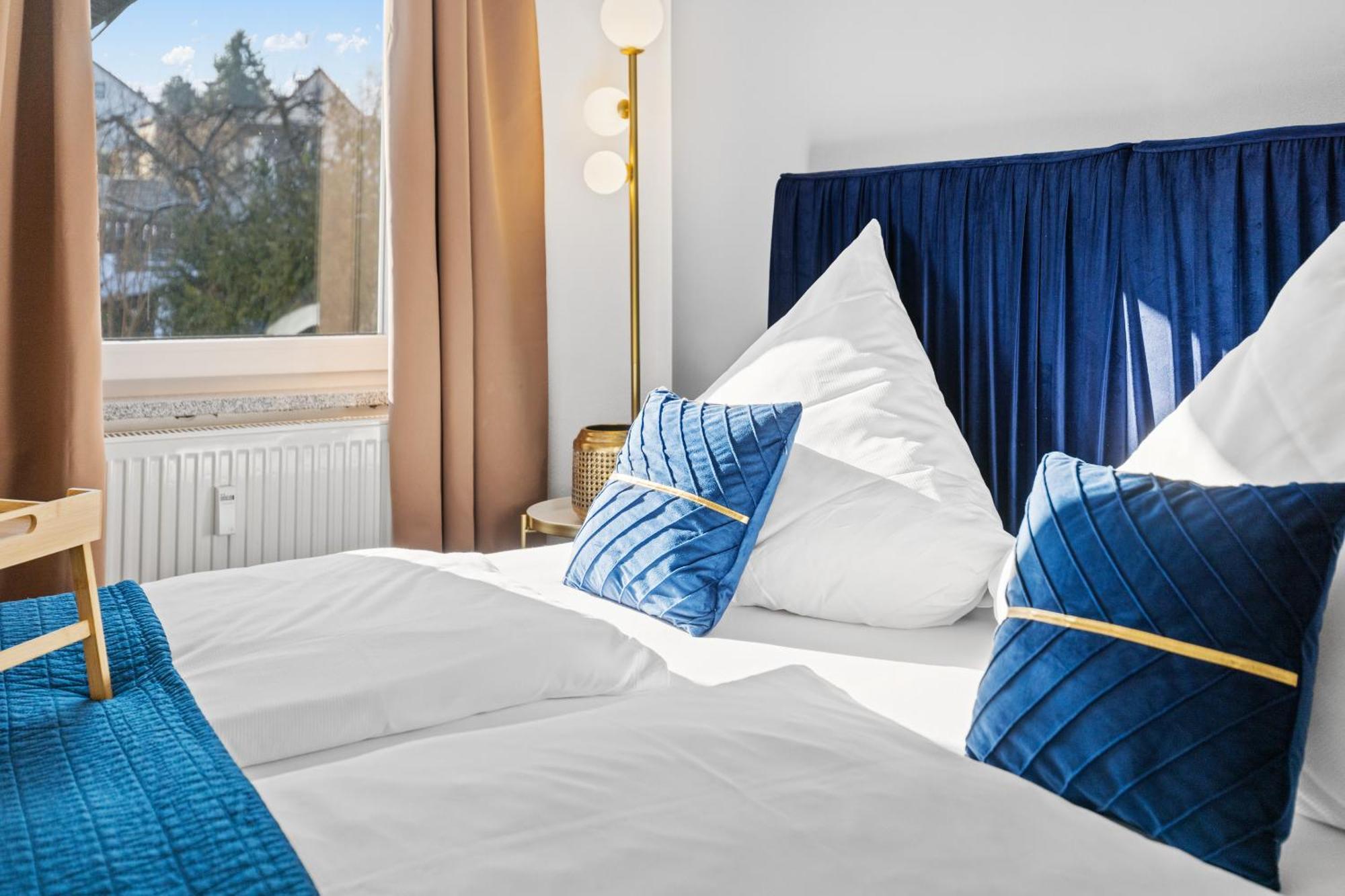 Goldcream Suites - Modern - Netflix - Free Parking Гюнцбург Экстерьер фото