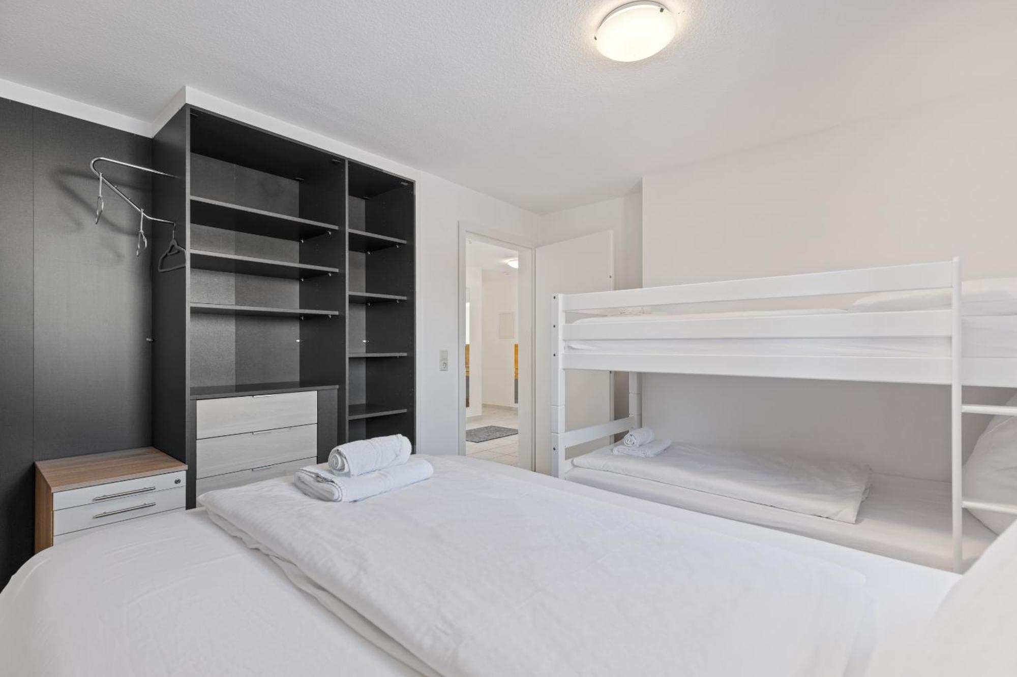 Goldcream Suites - Modern - Netflix - Free Parking Гюнцбург Экстерьер фото